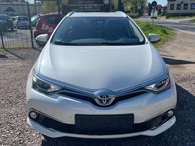 Gebraucht Toyota Auris Touring Sports Executive 99 PS (72 kW) 2015 Weiß Kombi