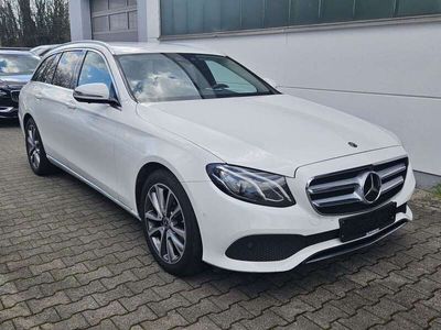 gebraucht Mercedes E220 d 4Matic T+Widescreen+Standhzng. +ACC+360°