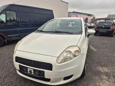 Weiß Gebraucht 2009 Fiat Grande Punto Kleinwagen | 1.799 € (Fairer Preis)