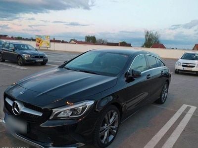 Gebraucht Mercedes CLA200 Urban 136 PS (100 kW) 2018 Schwarz Kombi
