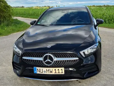 Gebraucht Mercedes A200 AMG line 163 PS (119 kW) 2022 Schwarz Limousine