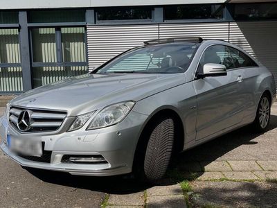 Mercedes E200