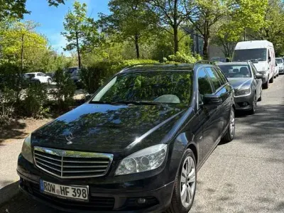 Second-hand Mercedes C200 Avantgarde 136 CP (100 kW) 2010 Negru Berlinǎ