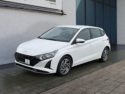 Weiß Neu 2025 Hyundai i20 Trend Limousine | 21.888 € (Fairer Preis)