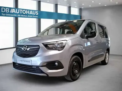 Gebraucht Opel Combo Life Elegance 131 PS (96 kW) 2022 Tiefquarz silber metallic Van / Kleinbus