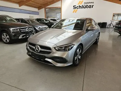 Gebraucht Mercedes C300e Avantgarde 313 PS (230 kW) 2023 Silber Limousine