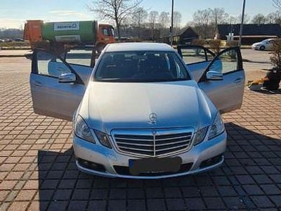 Gebraucht Mercedes E220 Avantgarde 170 PS (125 kW) 2009 Grau Limousine