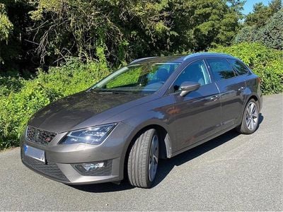 Grau Gebraucht 2015 Seat Leon ST FR Kombi | 14.500 € (Fairer Preis)