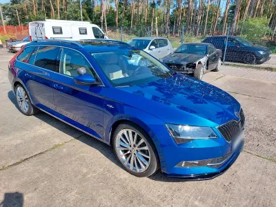 Gebraucht Skoda Superb LAURIN & KLEMENT 190 PS (139 kW) 2017 Blau Kombi