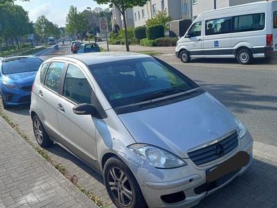 Second-hand Mercedes A180 80 CP (58 kW) 2006 Argintiu Monovolum