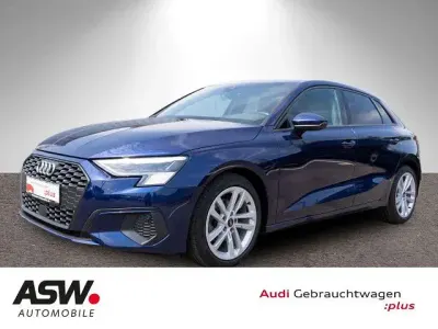 Gebraucht Audi A3 S-Line 116 PS (85 kW) 2023 Navarrablau metallic Limousine