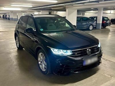 gebraucht VW Tiguan R DSG 4M AKRA PANO AHK HARMA NP 77.000