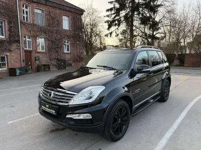 Gebraucht SsangYong Rexton Sapphire 155 PS (114 kW) 2015 Schwarz SUV