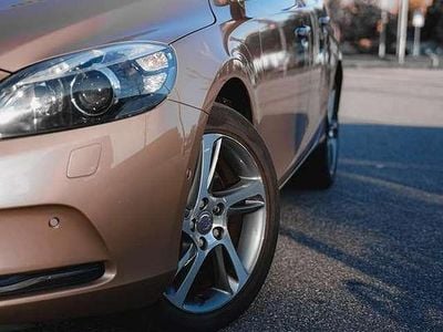Gebraucht Volvo V40 CC Momentum 150 PS (110 kW) 2016 Kombi