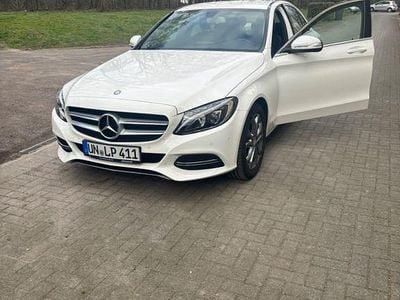 Gebraucht Mercedes C200 Exclusive 184 PS (135 kW) 2015 Weiß Limousine