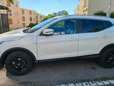 Gebraucht Nissan Qashqai Black Edition 131 PS (96 kW) 2016 Weiß SUV