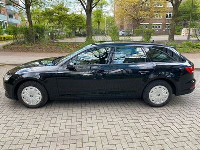 gebraucht Audi A4 35 TDI S tronic Avant - 8 fach bereift