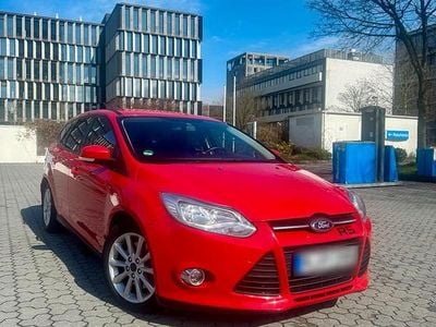 Gebraucht Ford Focus 140 PS (102 kW) 2011 Rot Kombi