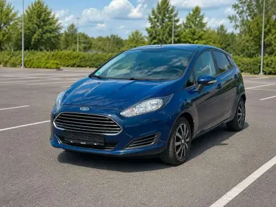 Gebraucht Ford Fiesta Trend 101 PS (74 kW) 2014 Blau Kleinwagen