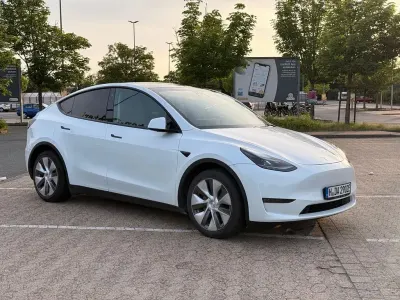 Gebraucht Tesla Model Y 274 kW (373 PS) 2023 Weiß SUV