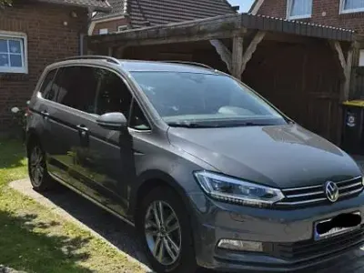 Gebraucht VW Touran Comfortline 150 PS (110 kW) 2024 Grau Van / Kleinbus