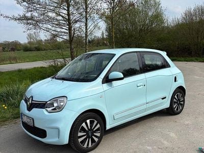 Second-hand Renault Twingo Intens 30 kW (42 CP) 2021 Albastru Hatchback