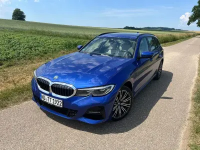 Gebraucht BMW 330e M Sport 292 PS (214 kW) 2022 Blau Kombi