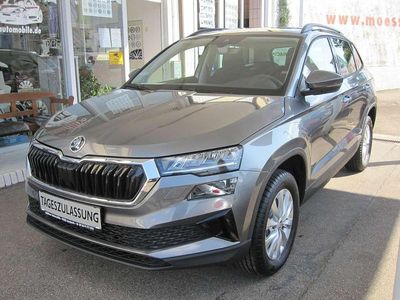 Graphitgraumet. Gebraucht 2024 Skoda Karoq SUV | 29.998 € (Guter Preis)