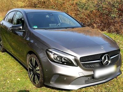 Gebraucht Mercedes 200 Urban 136 PS (100 kW) 2017 Grau Limousine