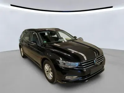Gebraucht VW Passat 150 PS (110 kW) 2022 Schwarz Kombi