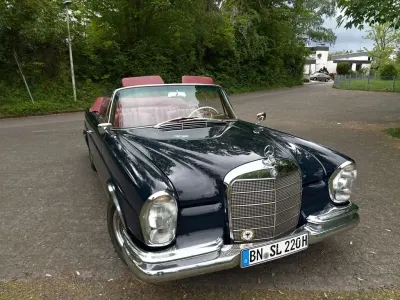 Gebraucht Mercedes 220 120 PS (88 kW) 1961 Blau Cabrio