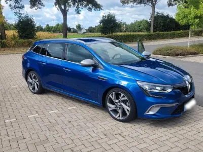 Używany Renault Mégane GrandTour GT 205 KM (150 kW) 2018 Niebieski Kombi