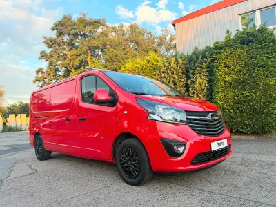 Gebraucht Opel Vivaro 145 PS (106 kW) 2016 Rot Van / Kleinbus
