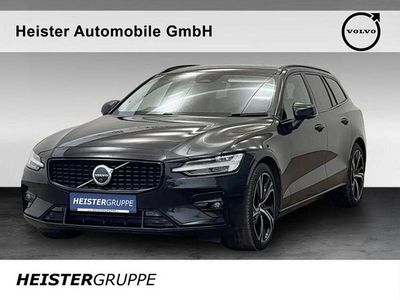 Gebraucht Volvo V60 Ultimate 197 PS (144 kW) 2023 Onyx black (metallic) Kombi