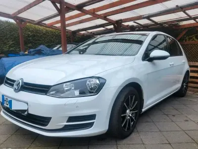 Gebraucht VW Golf VII 86 PS (63 kW) 2014 Weiß Limousine