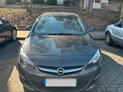 Gebraucht Opel Astra 140 PS (102 kW) 2013 Grau Limousine