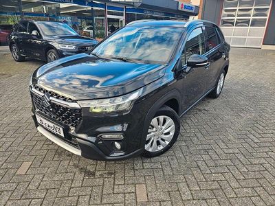Neu Suzuki SX4 Comfort 110 PS (80 kW) 2025 Schwarz SUV