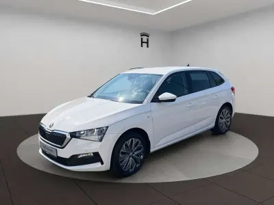 Gebraucht Skoda Scala Tour 110 PS (80 kW) 2022 Candyweiß Kleinwagen