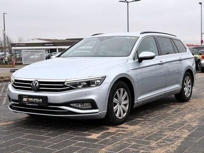 Gelb Gebraucht 2022 VW Passat Business Kombi | 19.500 € (Guter Preis)