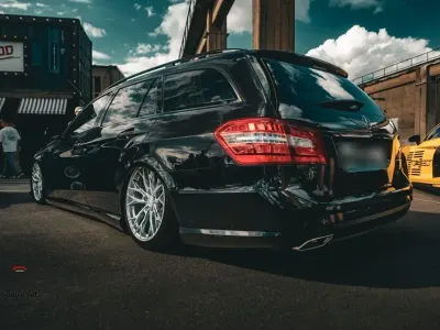 Gebraucht Mercedes E250 Avantgarde 204 PS (150 kW) 2012 Schwarz Limousine