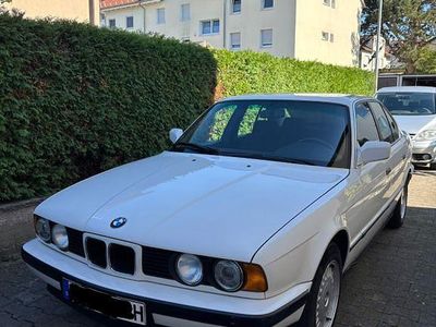 Gebraucht BMW 520 Sport Line 129 PS (94 kW) 1989 Weiß Limousine