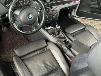 Gebraucht BMW 118 Cabriolet Sport Line 143 PS (105 kW) 2010 Silber Cabrio