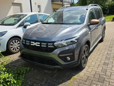 Gebraucht Dacia Jogger Extreme 141 PS (103 kW) 2025 Grau Van / Kleinbus