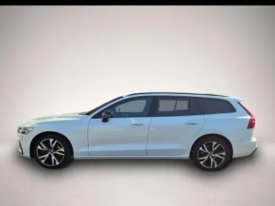 Gebraucht Volvo V60 Plus 197 PS (144 kW) 2025 Manufacturer Kombi