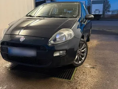Gebraucht Fiat Punto 69 PS (50 kW) 2011 Blau Kleinwagen
