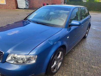 Blau Gebraucht 2002 Audi A4 Kombi | 850 € (Guter Preis)