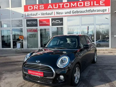 Gebraucht Mini Cooper D Chili 116 PS (85 kW) 2015 Midnight black metallic Kleinwagen