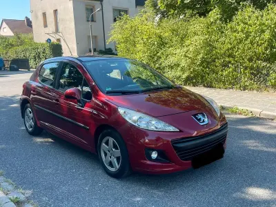 Gebraucht Peugeot 207 95 PS (69 kW) 2010 Rot Kleinwagen