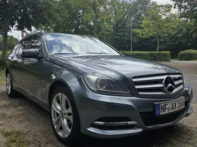 Gebraucht Mercedes C180 Avantgarde 156 PS (114 kW) 2011 Grau Kombi
