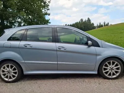 Gebraucht Mercedes B200 140 PS (102 kW) 2005 Blau Van / Kleinbus